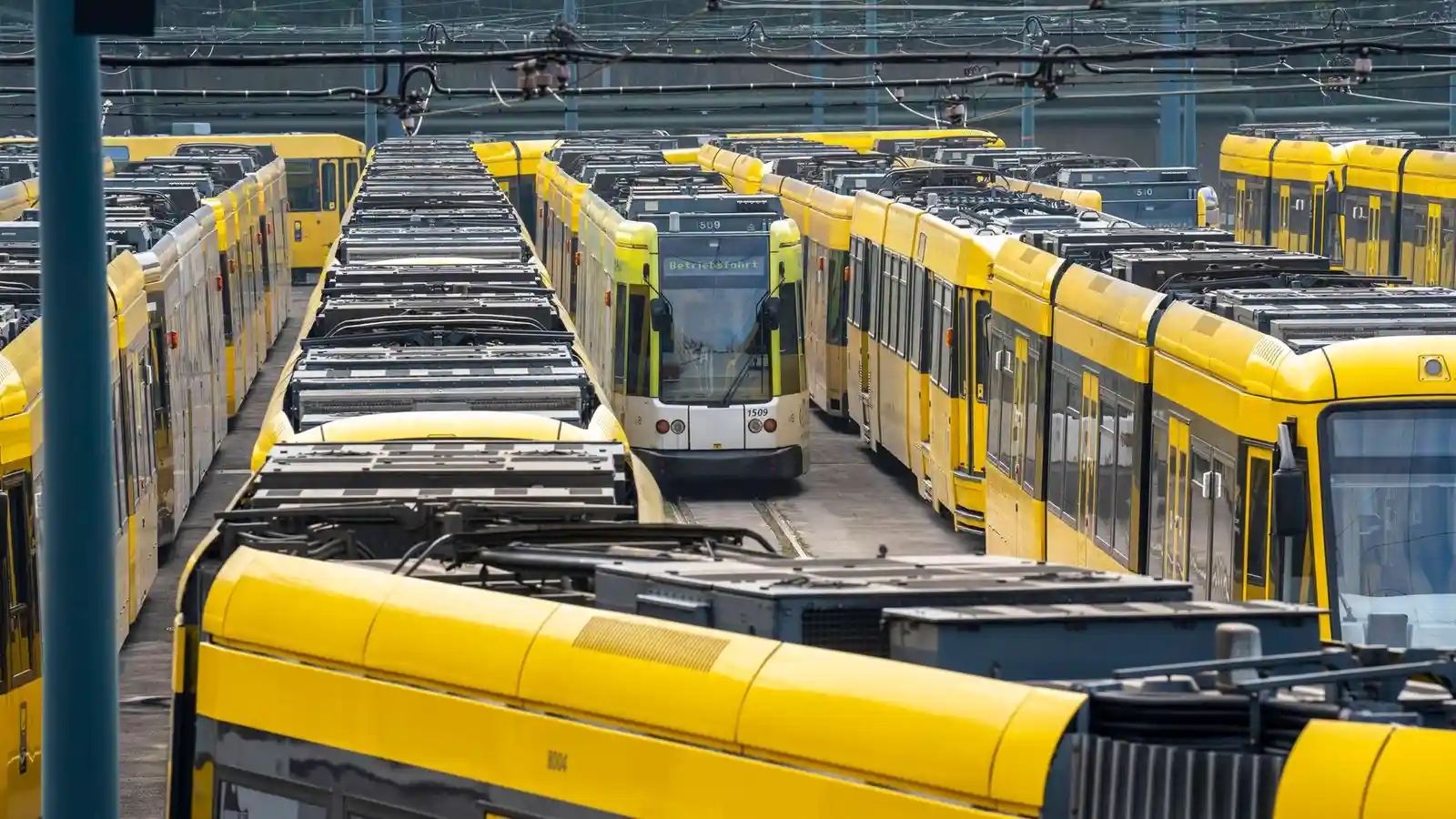 Großflächiger Warnstreik legt Nahverkehr in Nordrhein-Westfalen lahm